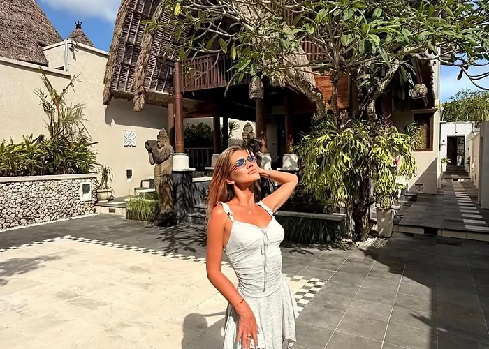 Aruni Bali Boutique 4* 金巴兰
